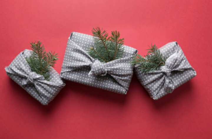 VIDÉO - Tuto : comment emballer ses cadeaux de Noël ?