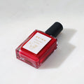 Vernis Lady in red bkind